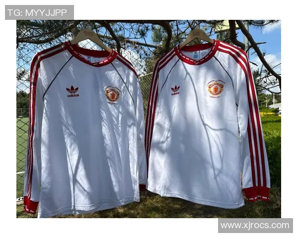 足球装备选购指南:精选球衣推荐助你提升比赛表现与球场风采 足球装备选购指南:精选球衣推荐助你提升比赛表现与球场风采