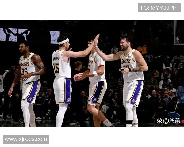 2018年湖人对阵热火的精彩对决回顾与赛季分析 2018年湖人对阵热火的精彩对决回顾与赛季分析