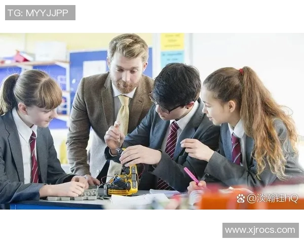 刘泽一的成长之路:从普通学生到行业精英的奋斗历程与启示 刘泽一的成长之路:从普通学生到行业精英的奋斗历程与启示