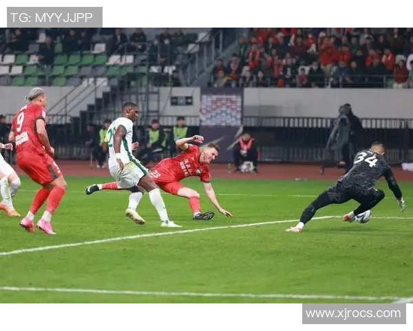 杭州足球队战术变革引发热议球迷期待新赛季精彩表现 杭州足球队战术变革引发热议球迷期待新赛季精彩表现